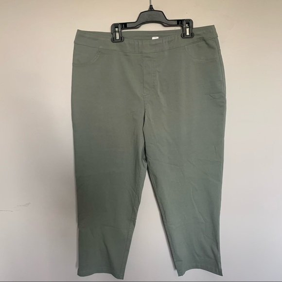 BNWOT!  TSC Exclusive! MarlaWynn 16P Capri/Crop with Tummy control. - Picture 2 of 9